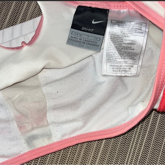 Nike Dry Fit Sports Bra - Picture 3 of 3